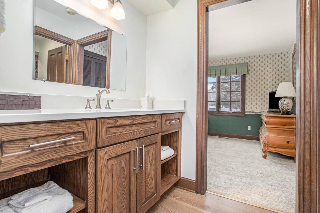 Point O' Woods Villa Benton Harbor Eksteriør billede