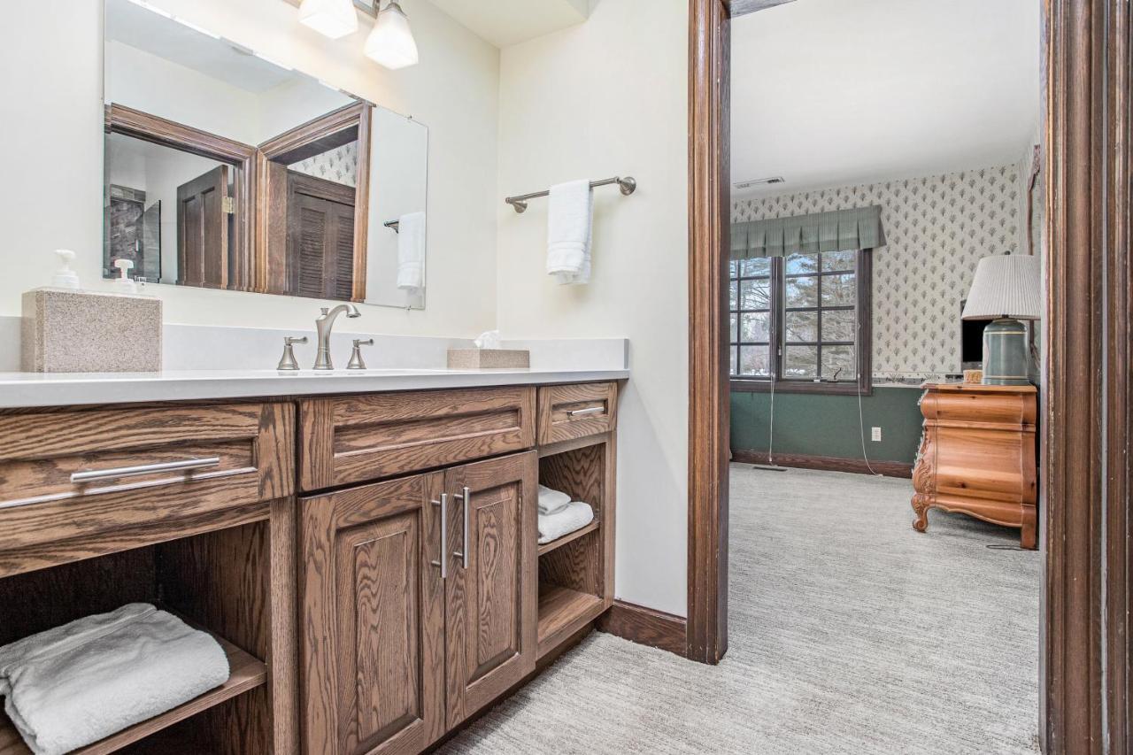 Point O' Woods Villa Benton Harbor Eksteriør billede