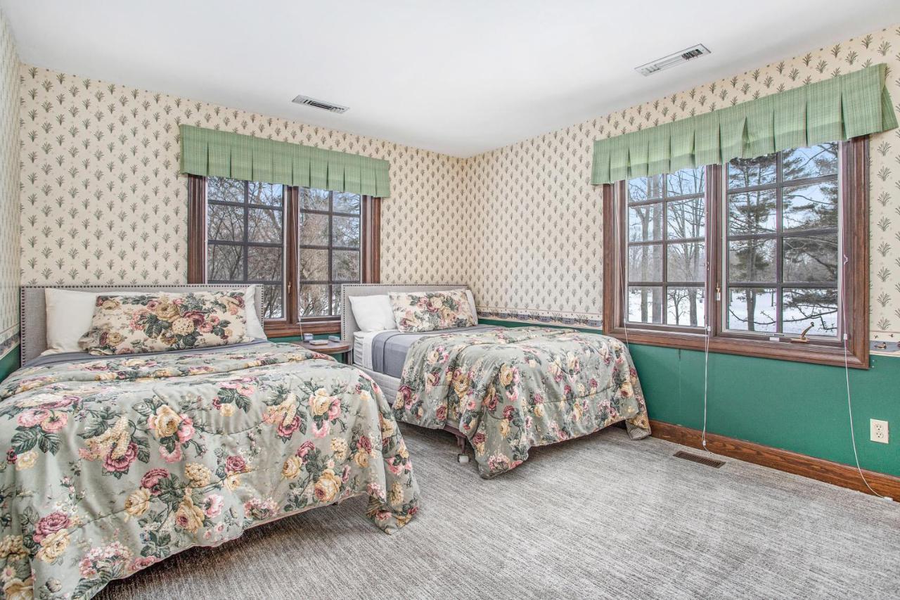 Point O' Woods Villa Benton Harbor Eksteriør billede